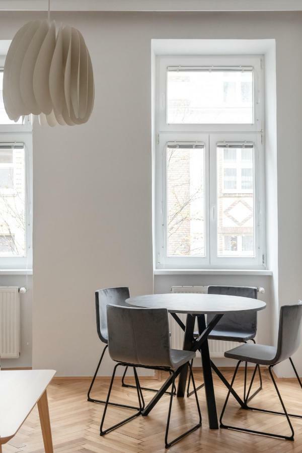 Universum Apartment 2 Vienna Esterno foto