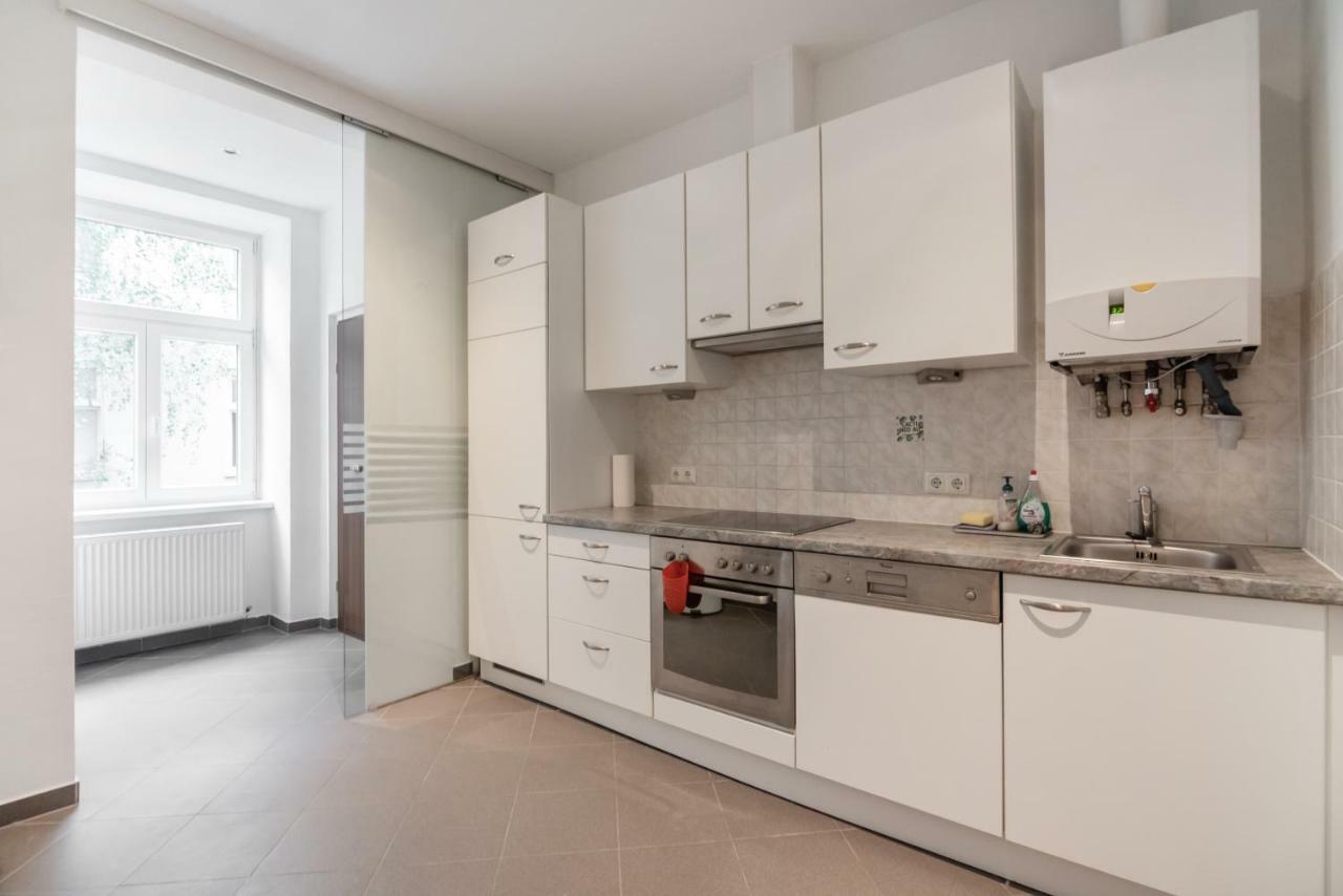 Universum Apartment 2 Vienna Esterno foto